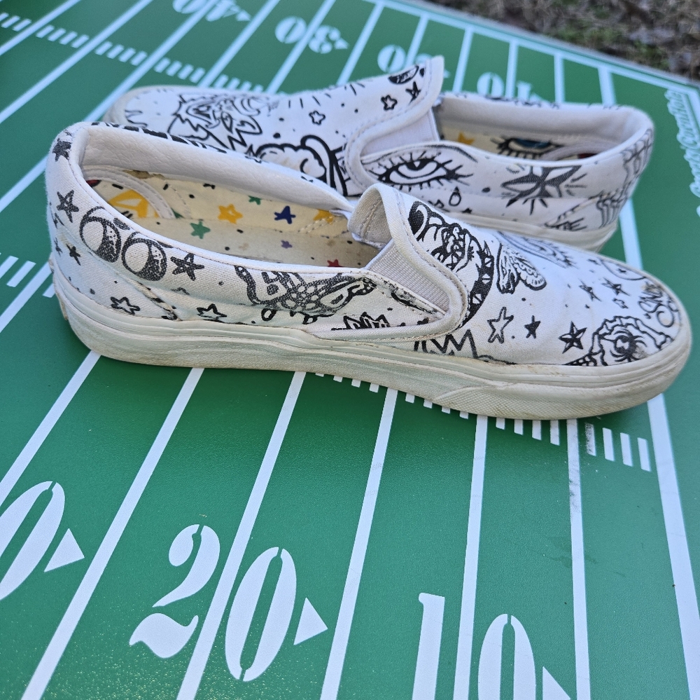 Women's Vans White Slip-On Sneakers with Tattoo Flash Size 5.5 - Picture 3 of 9